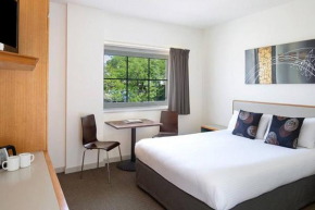 435/247 gouger st. ex hotel room in the city, Adelaide